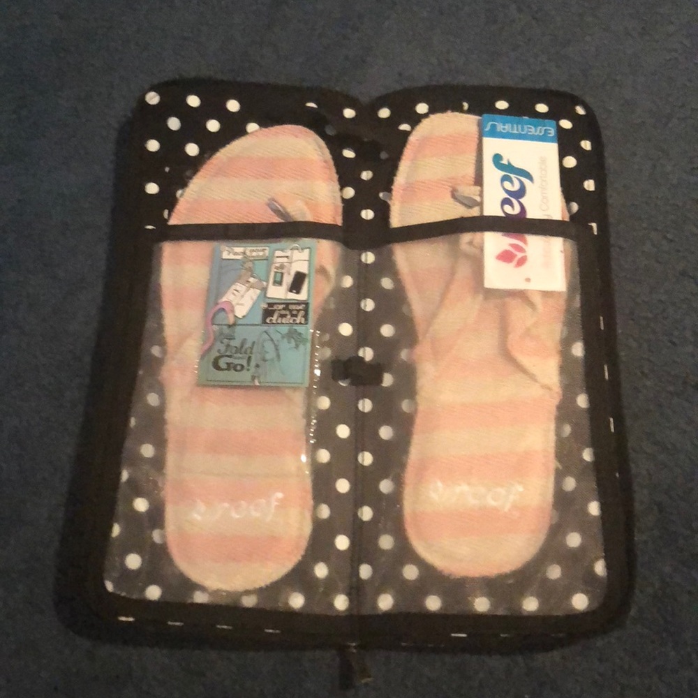 Flip flops with case/clutch